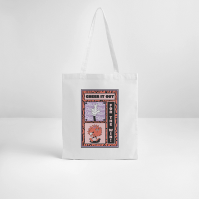 Tote Bag in weiß mit dem Motiv cheer it out for the win im illustrativem Comictslye gehalten in den Farben Rosa, Rot und Schwarz und dem Symbol Pompom und einer Hand mit überkreuzten FIngern. Die Tasche steht auf weißem Untergrund vor einer weißen Wand.
