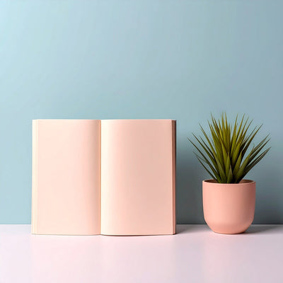 Ein leeres unbeschriebenes Buch, welches stellvertretend Anti-Bias symbolisieren soll.