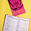 cheerleading freundebuch für Juniors und Seniors. Man sieht einmal die Front und einmal ein aufgeschlagenes Buch mit einem Geburtstagskalender.